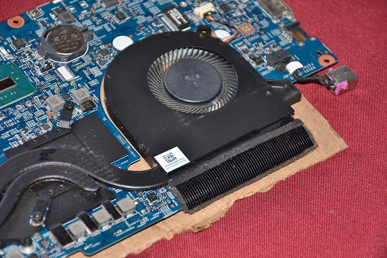 A laptop fan and heatsink
